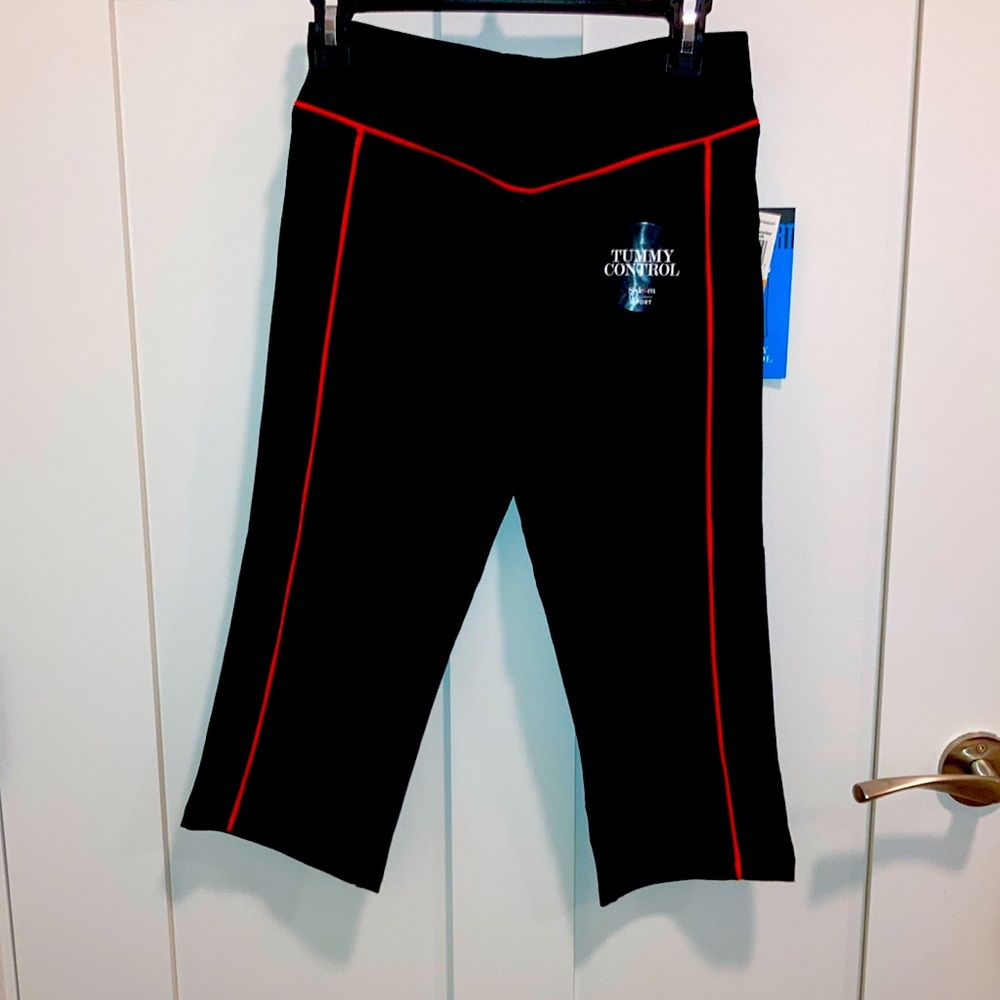 Petite NWT black Capri sports pants. Style & Co.
